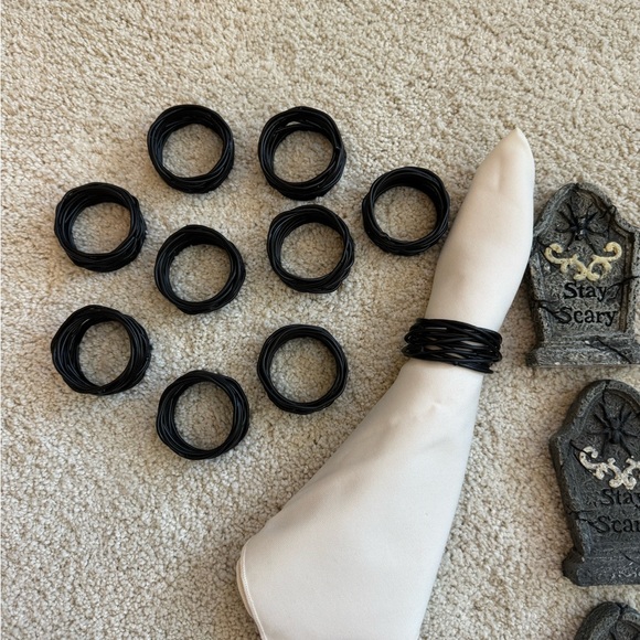 Set of 10 Napkin Rings - Picture 3 of 3